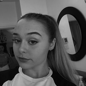 Meet your Posher, Ella